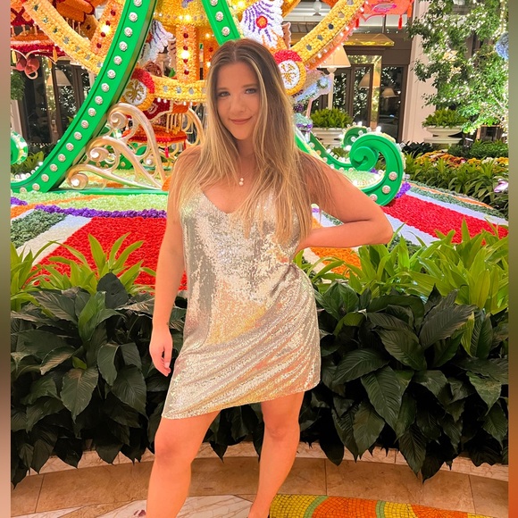 Meet your Posher, Gabrielle - Picture 1 of 2